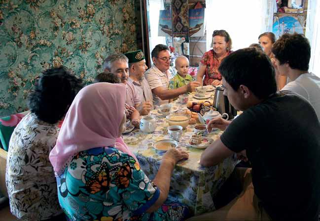 Семья Хамидуллиных в отчем доме. 2013 год