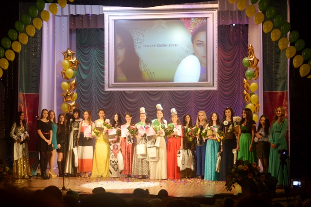 Участницы всех кастингов были награждены дипломами и цветами.