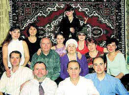 На 30-летии младшего сына Ленара, 2006 год