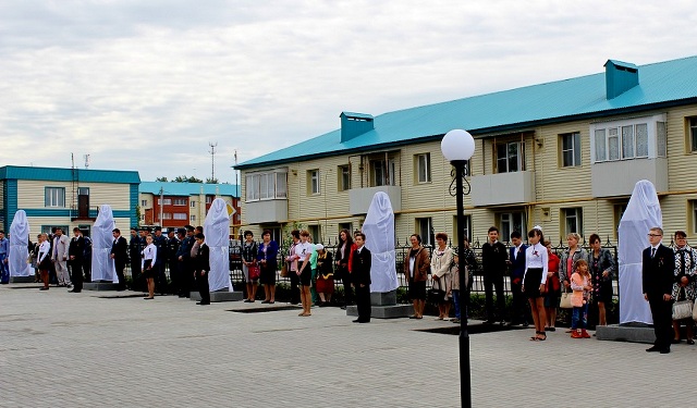 Аллея Героев в Дрожжановском районе РТ, август 2015 года. Бюсты еще не открыты Бюст А.С. Сабирзянова - третий справа.