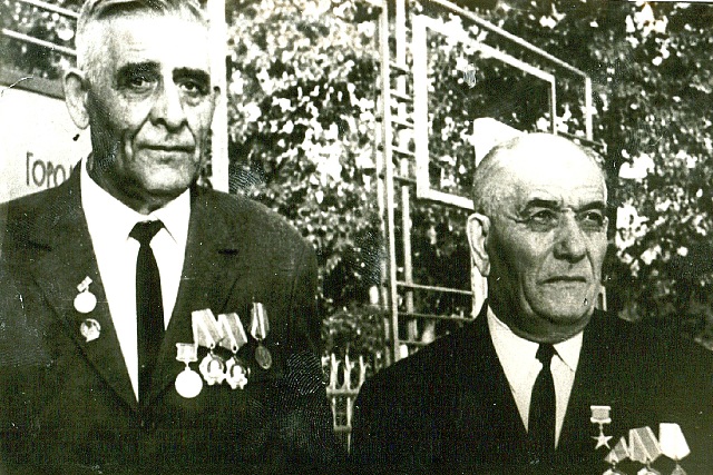 Знатные нефтяники Отрадного Ш.М. Кильдеев и А.С. Сабирзянов