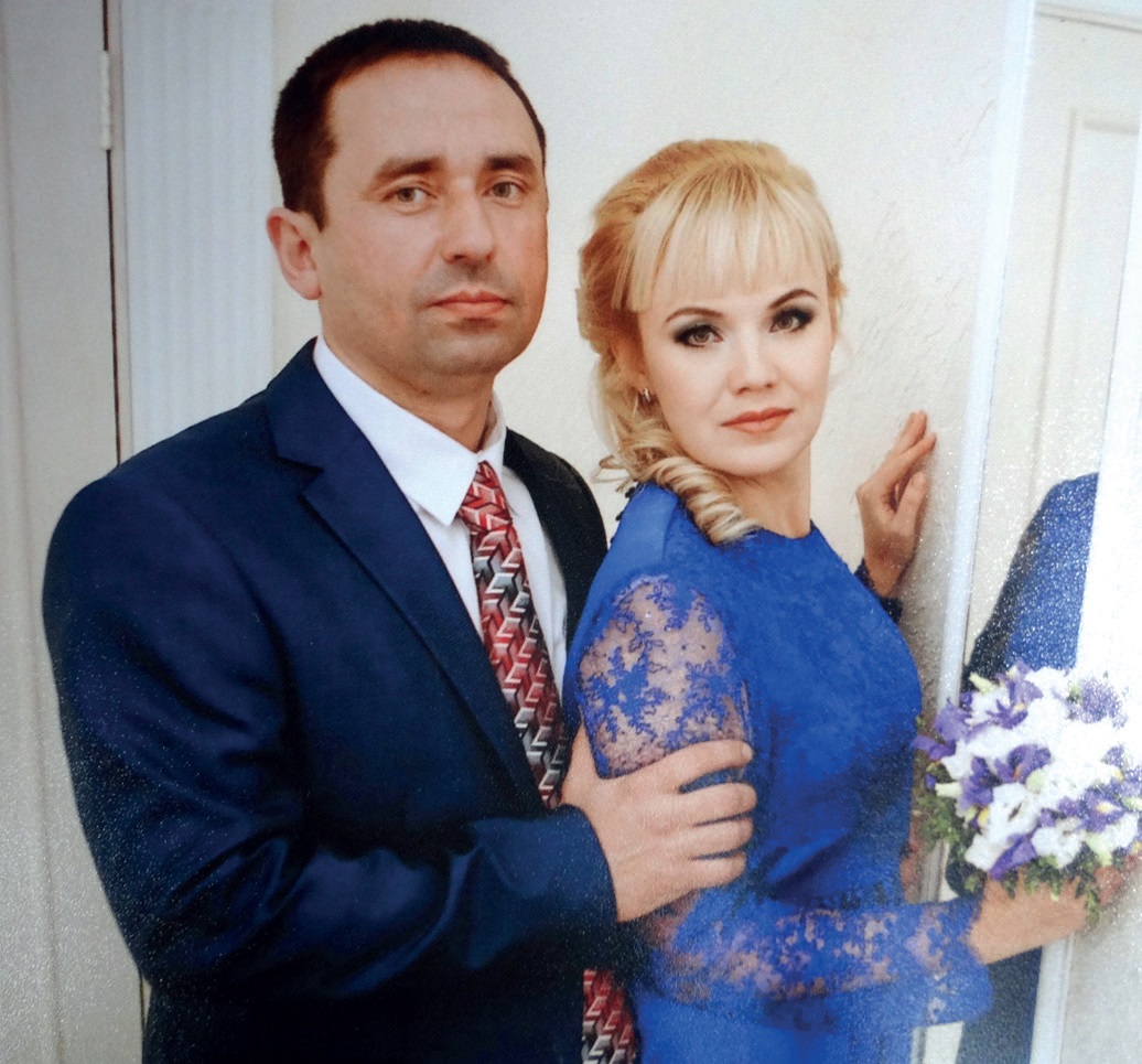 Халисә апаның улы Илдар һәм килене Румия