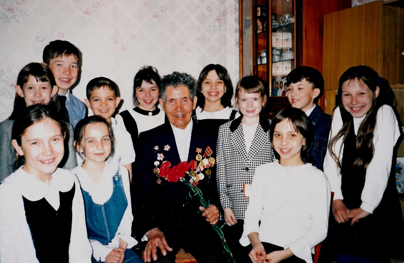 В гости пришли школьники, 2004 год