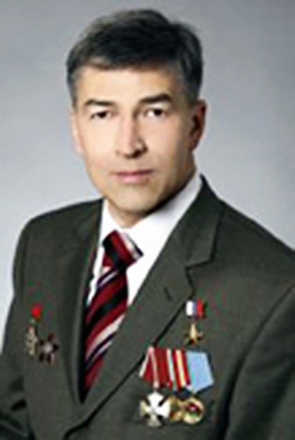 Мухаметгареев В.М. При всех наградах.