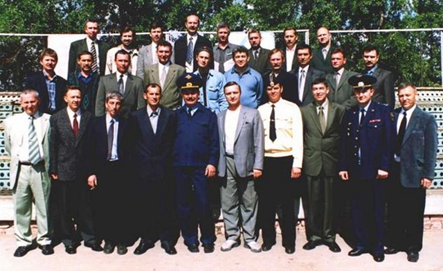 На 20-летии выпуска из СВВАУЛ. Сызрань, 2003 год