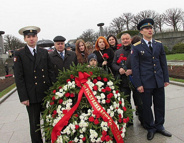 На Пискаревском кладбище, Санкт-Петербург, 2014 год