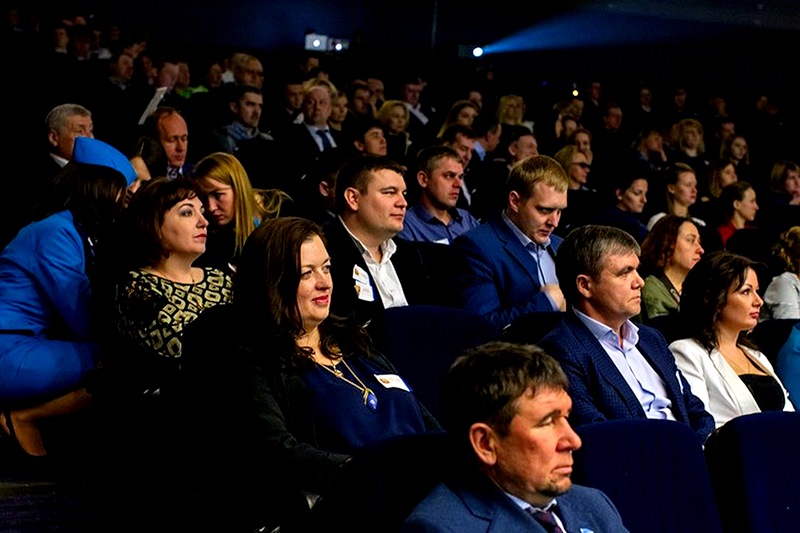 Насыров в зале церемонии вручение премии «Золотое окно 2016», Москва, Крокус Экспо