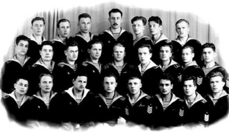 Курсанты ВВМУ им. Фрунзе, 1949 год. Искандеров - в другом взводе