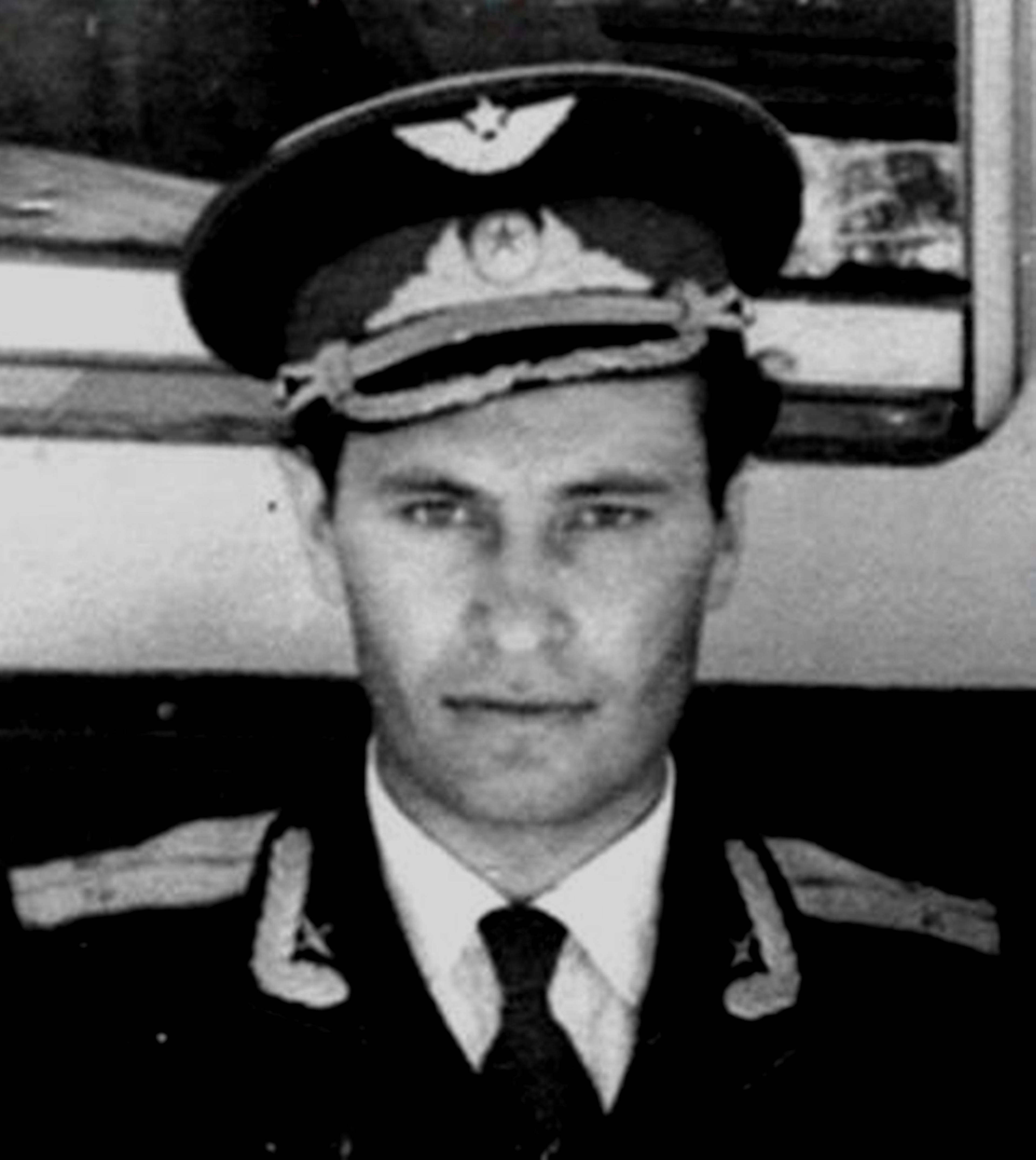 В годы офицерской юности