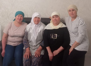 1 Бәһрәмия ханым кызлары Дания, Наилә һәм Алсу белән